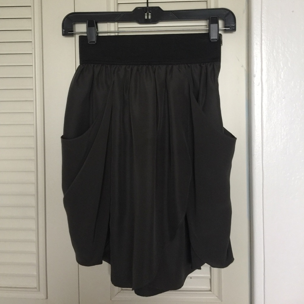 Aritiza Wilfred High Waisted Skirt